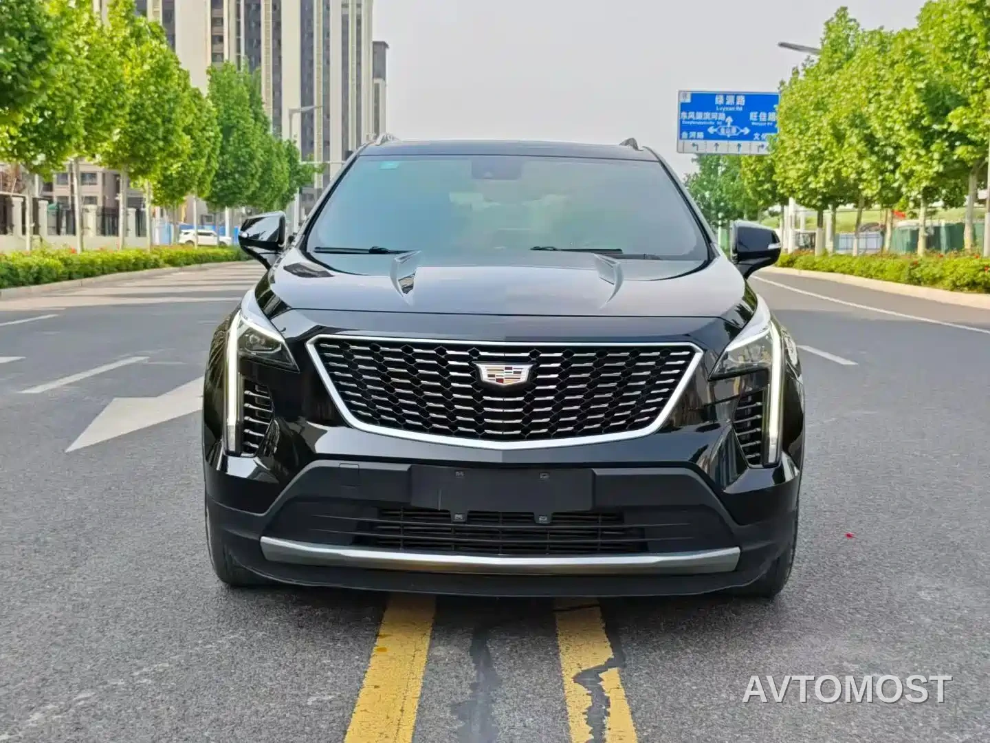 Cadillac XT4 2023 Model Year 28T Two-Wheel Drive Luxury Model — фото 2