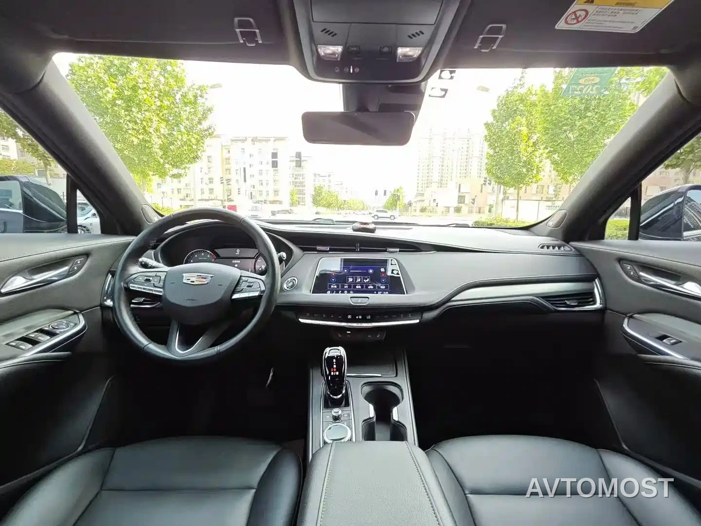 Cadillac XT4 2023 Model Year 28T Two-Wheel Drive Luxury Model — фото 5