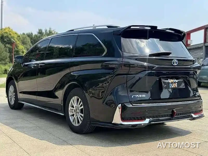 Toyota Sienna 2021 2.5L Hybrid Premium Edition — фото 9