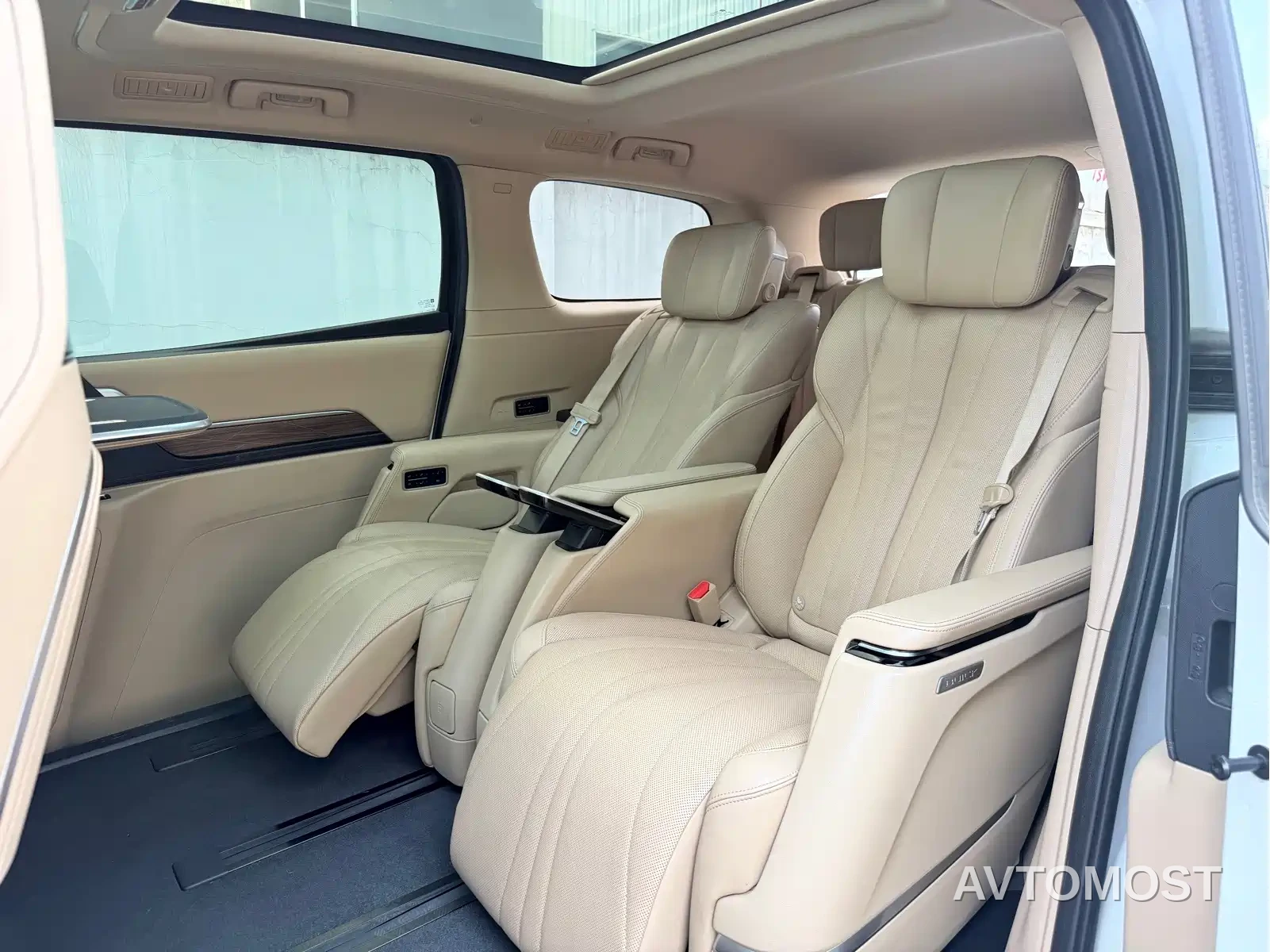 Buick Century 2023 2.0T 7-seater Premium — фото 4