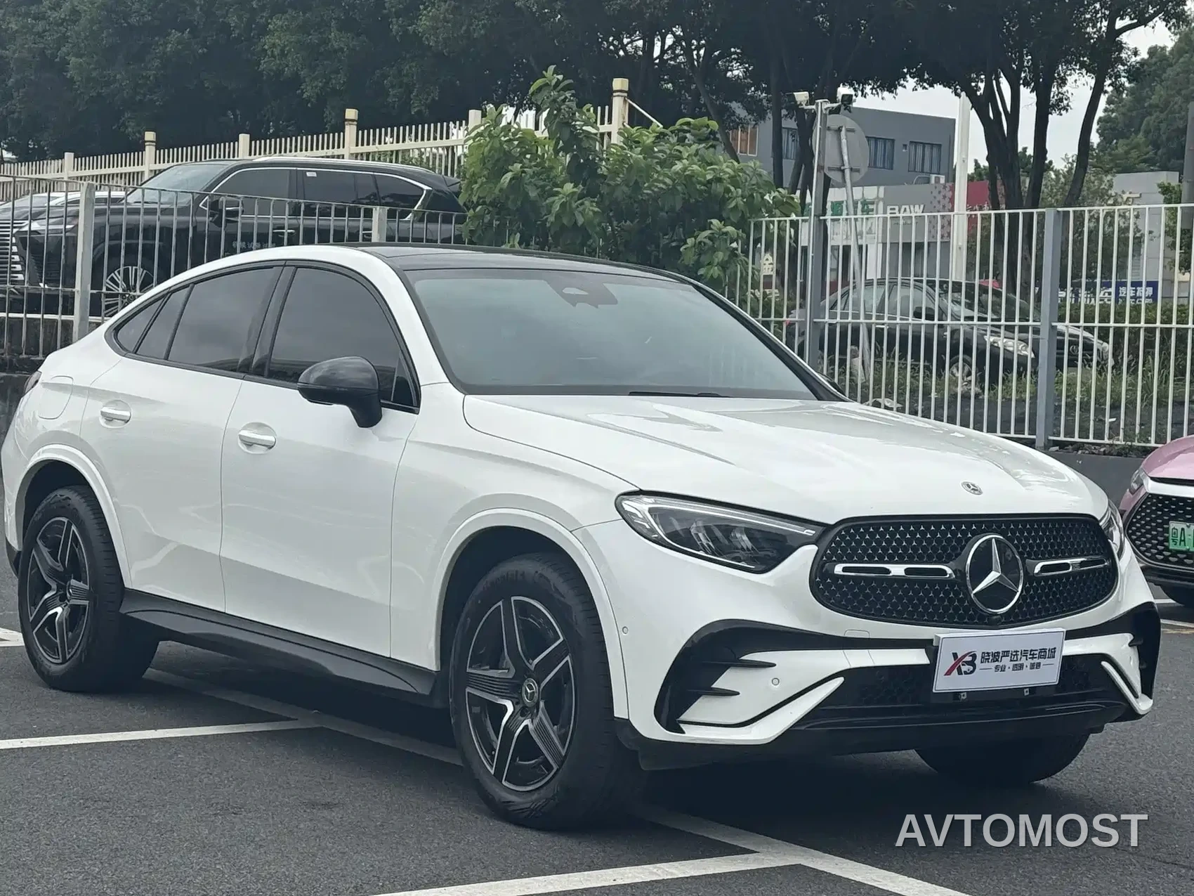 Mercedes-Benz GLC Coupe 2025 GLC 260 4MATIC Coupe SUV — фото 3