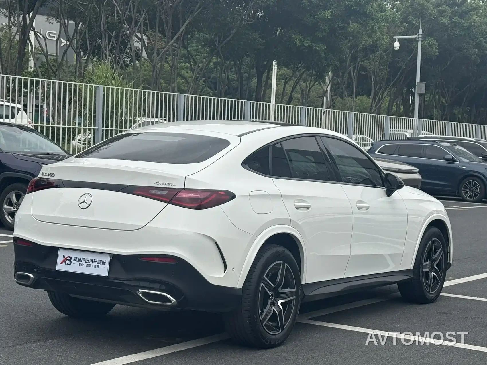 Mercedes-Benz GLC Coupe 2025 GLC 260 4MATIC Coupe SUV — фото 8