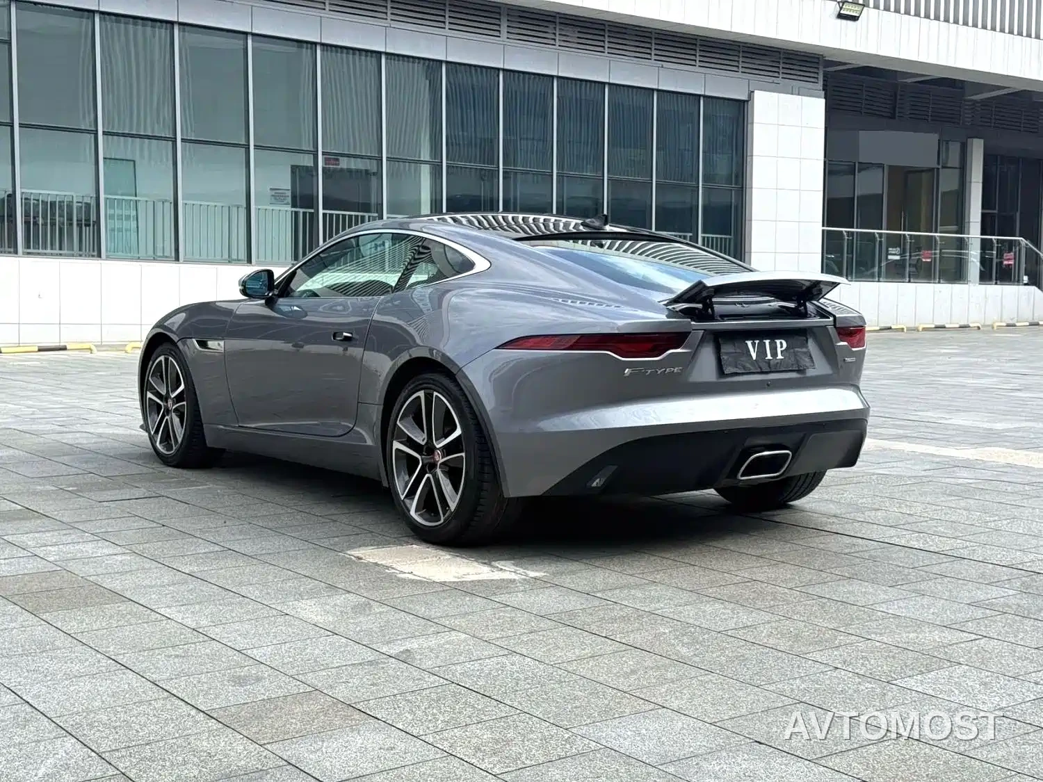 Jaguar F-TYPE 2023 Model P300 Hardtop — фото 10