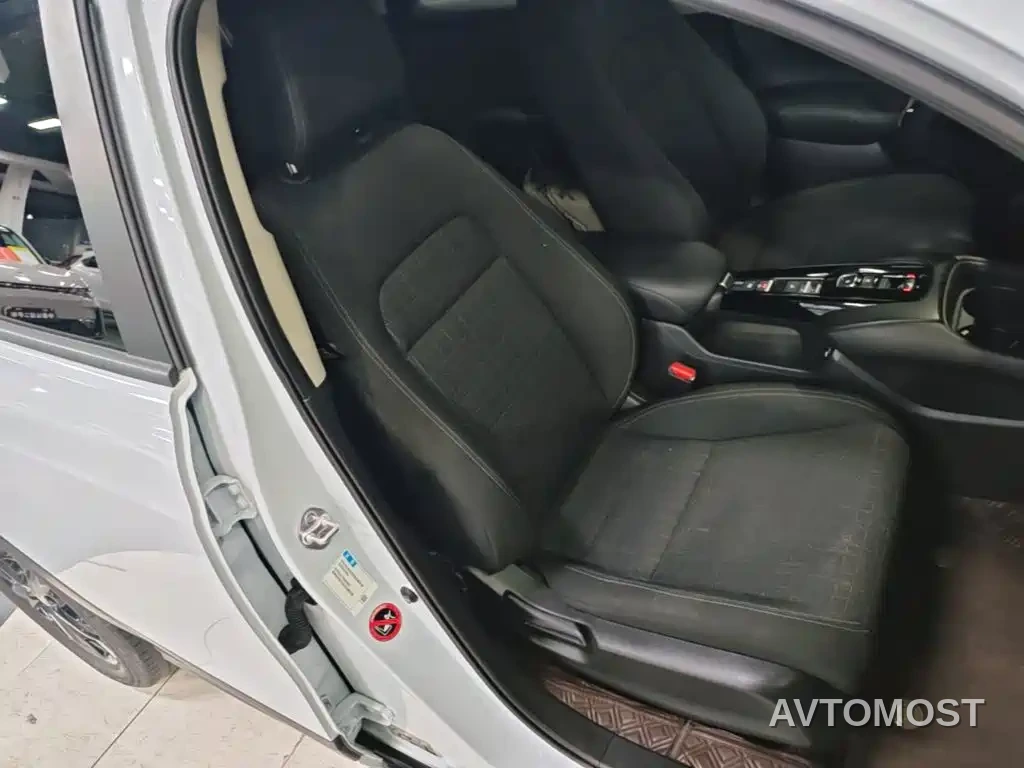 Honda HR-V 2023 2.0L e:HEV Dynamic Speed Edition — фото 24
