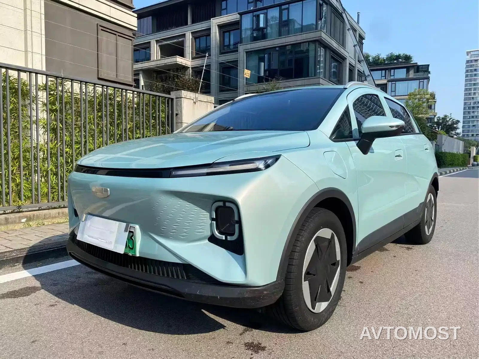 Geely Geometry E Firefly 2024 Model 301km Light Flow — фото 1