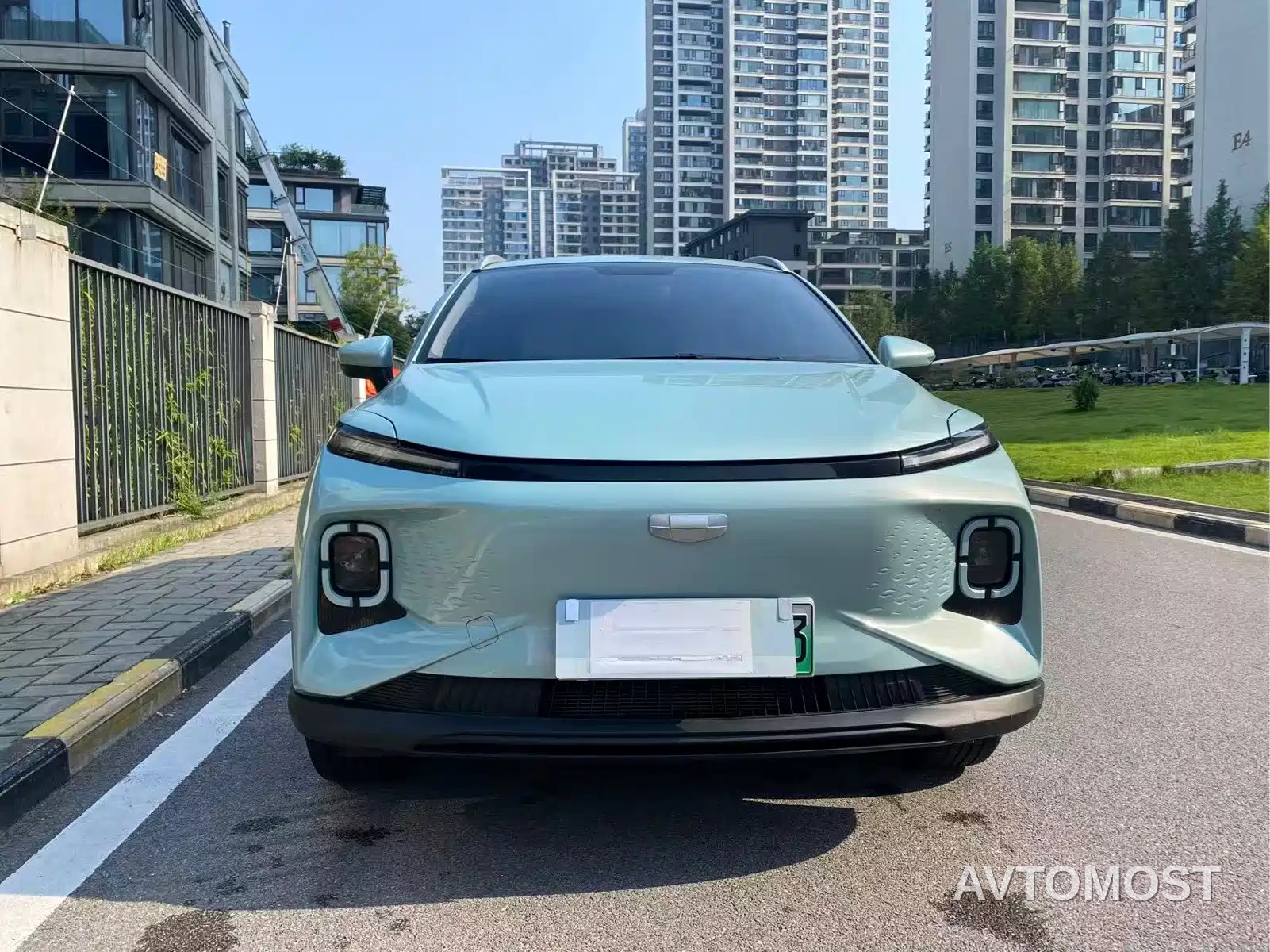 Geely Geometry E Firefly 2024 Model 301km Light Flow — фото 2