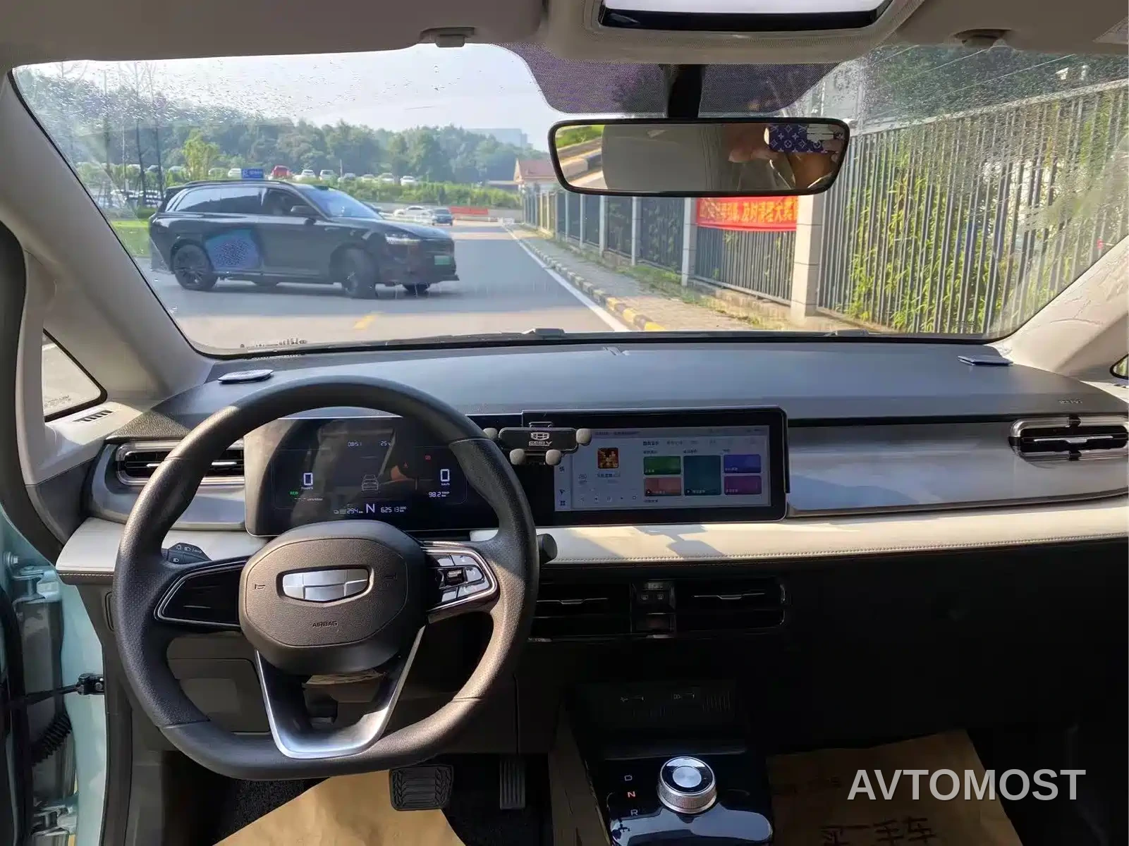 Geely Geometry E Firefly 2024 Model 301km Light Flow — фото 5
