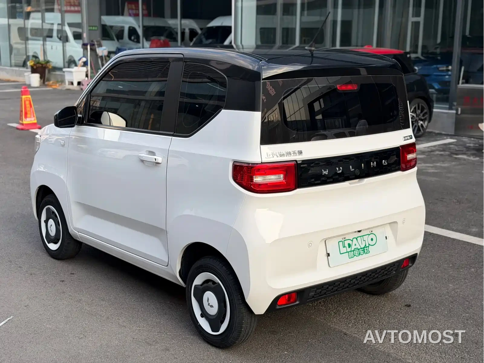 Wuling Motors Hongguang MINIEV 2022 Comfort LFP — фото 8