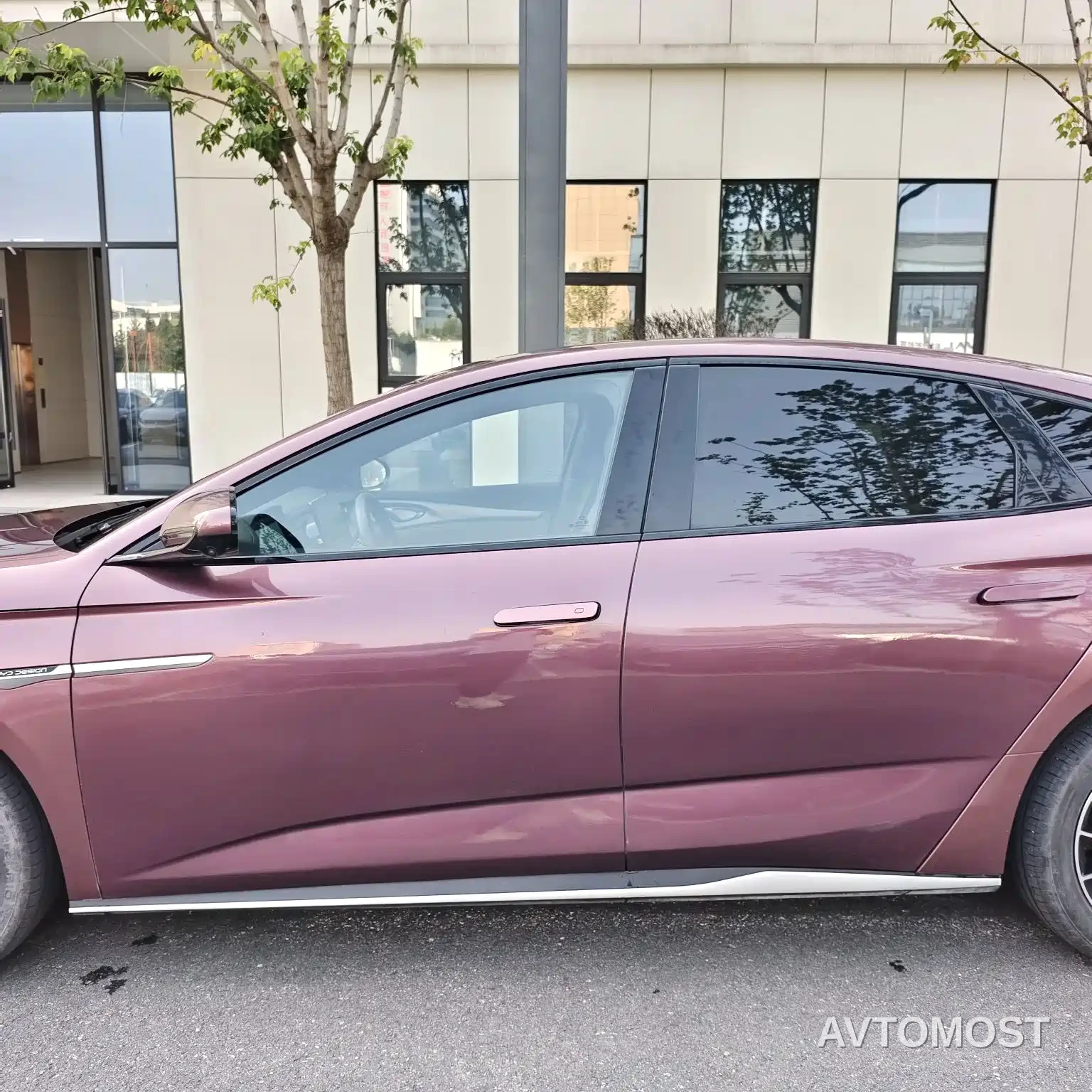 BYD Seal 2024 Glory Edition DM-i 1.5L 121km Luxury — фото 18