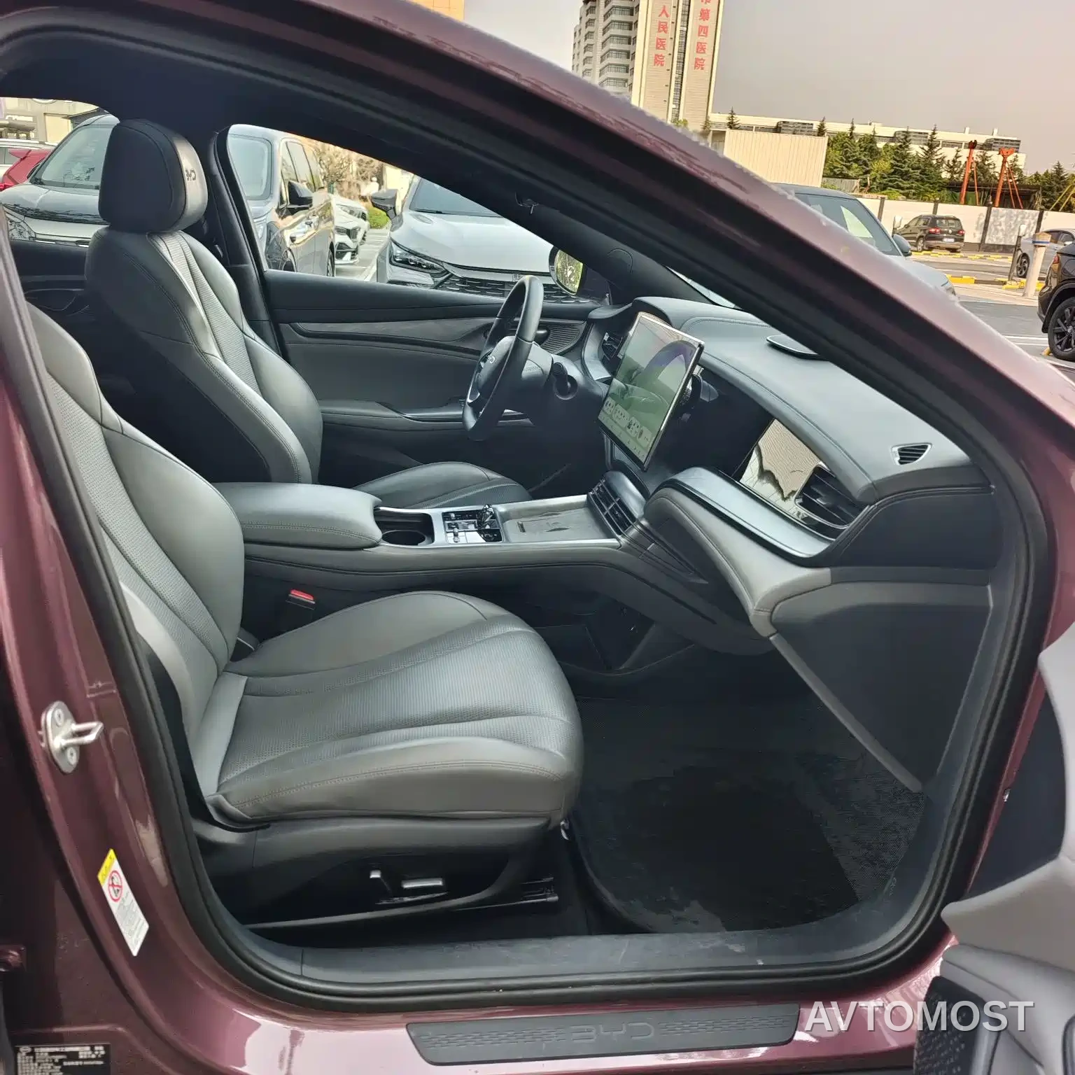 BYD Seal 2024 Glory Edition DM-i 1.5L 121km Luxury — фото 21