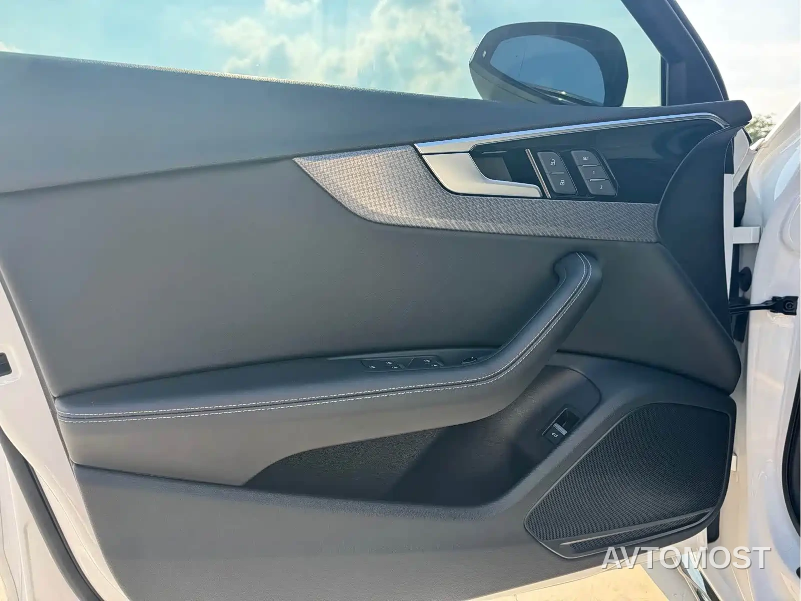 Audi A4L 2023 40 TFSI quattro Luxury Sport — фото 8