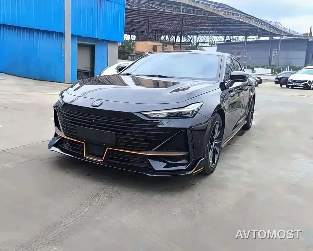 Changan UNI-V 2022 1.5T Excellence — фото 1