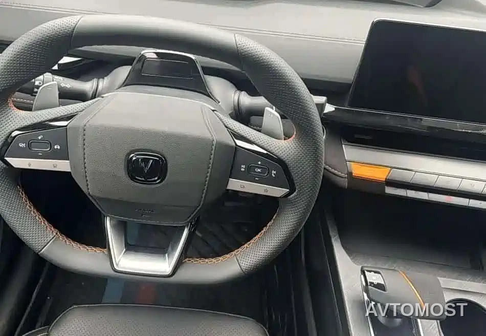 Changan UNI-V 2022 1.5T Excellence — фото 4