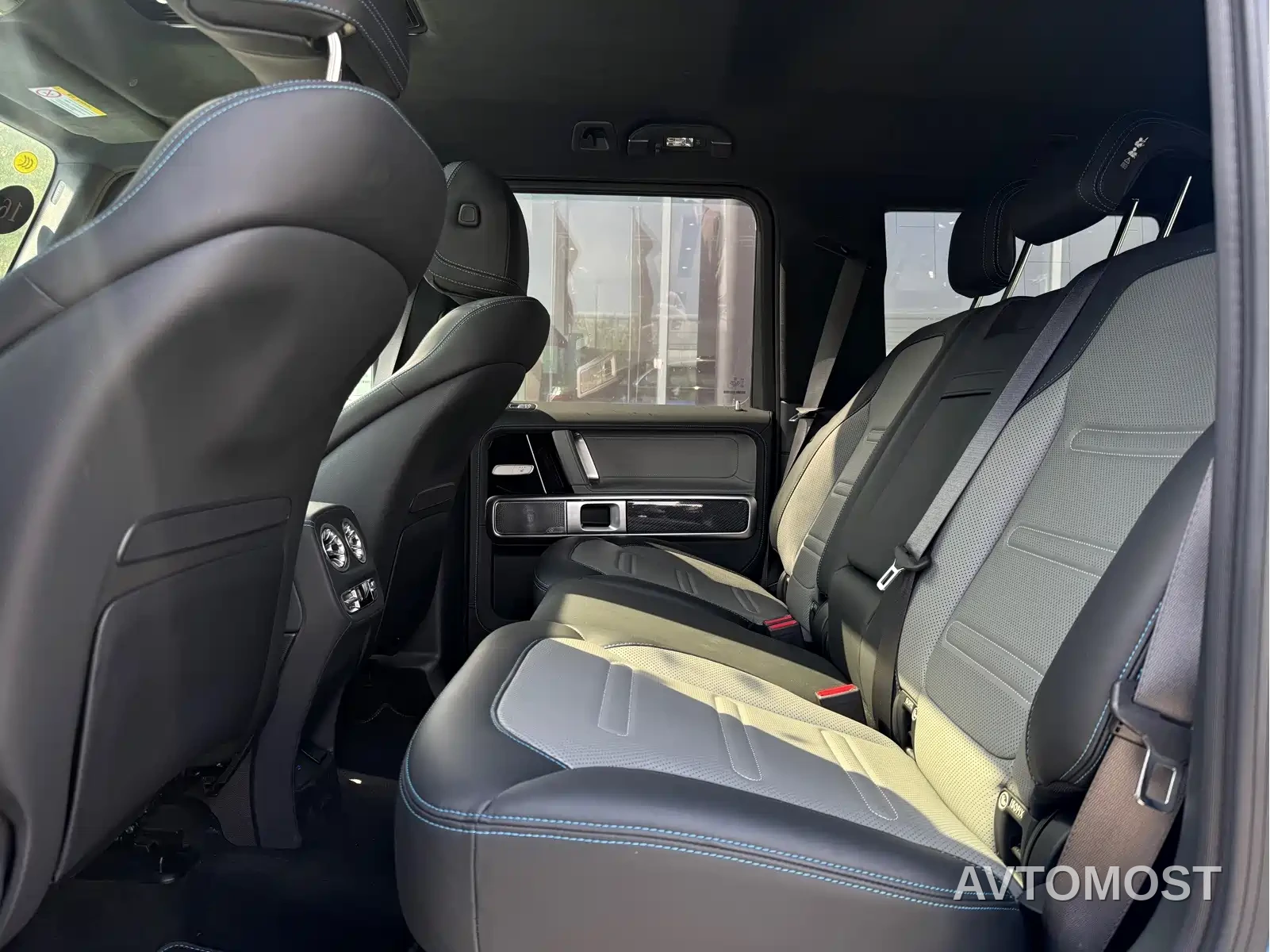 Mercedes-Benz G-Class New Energy 2025 G580 Launch Special Edition — фото 15