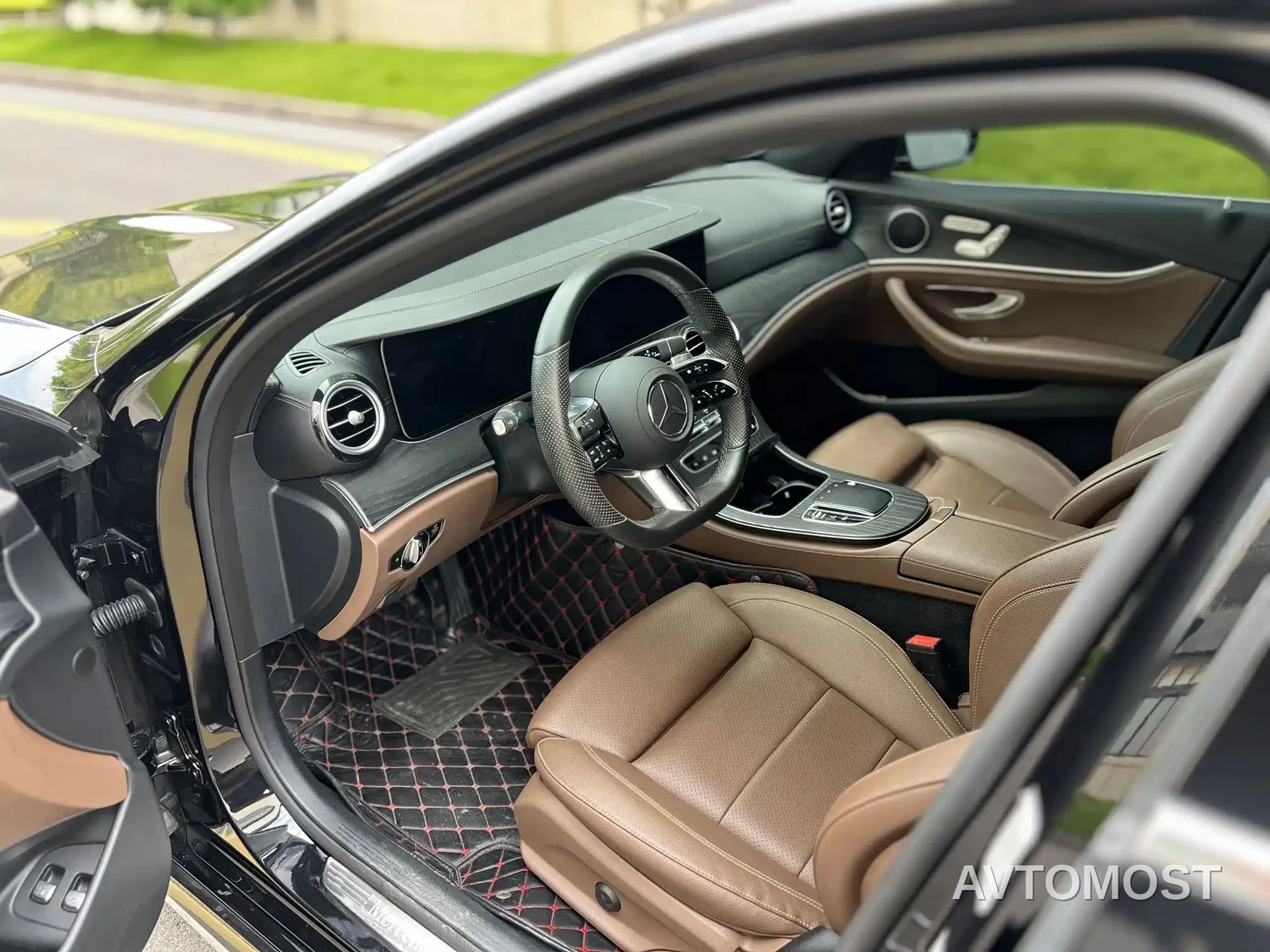 Mercedes-Benz E-Class New Energy 2022 Facelift E 350 e L Plug-in Hybrid Sport Sedan — фото 1