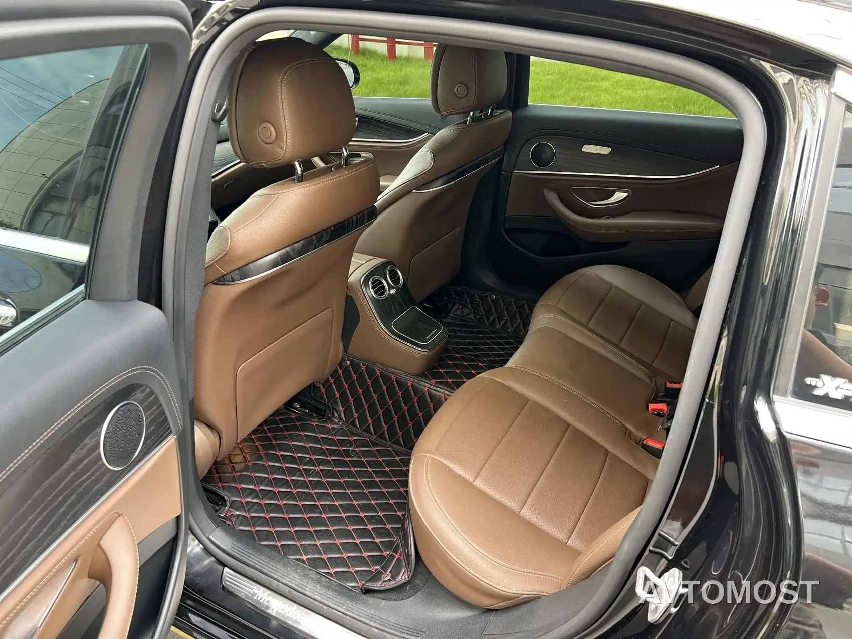 Mercedes-Benz E-Class New Energy 2022 Facelift E 350 e L Plug-in Hybrid Sport Sedan — фото 3