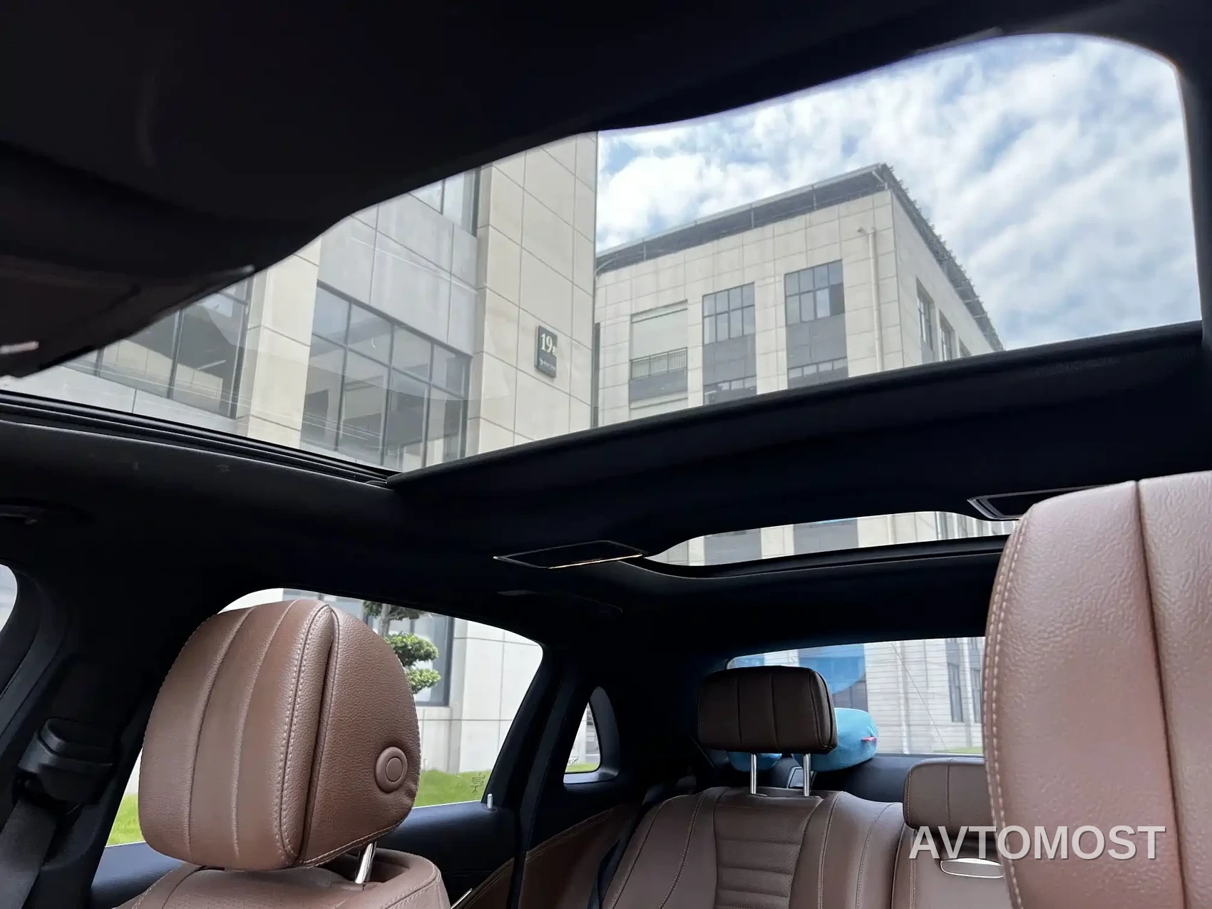 Mercedes-Benz E-Class New Energy 2022 Facelift E 350 e L Plug-in Hybrid Sport Sedan — фото 7