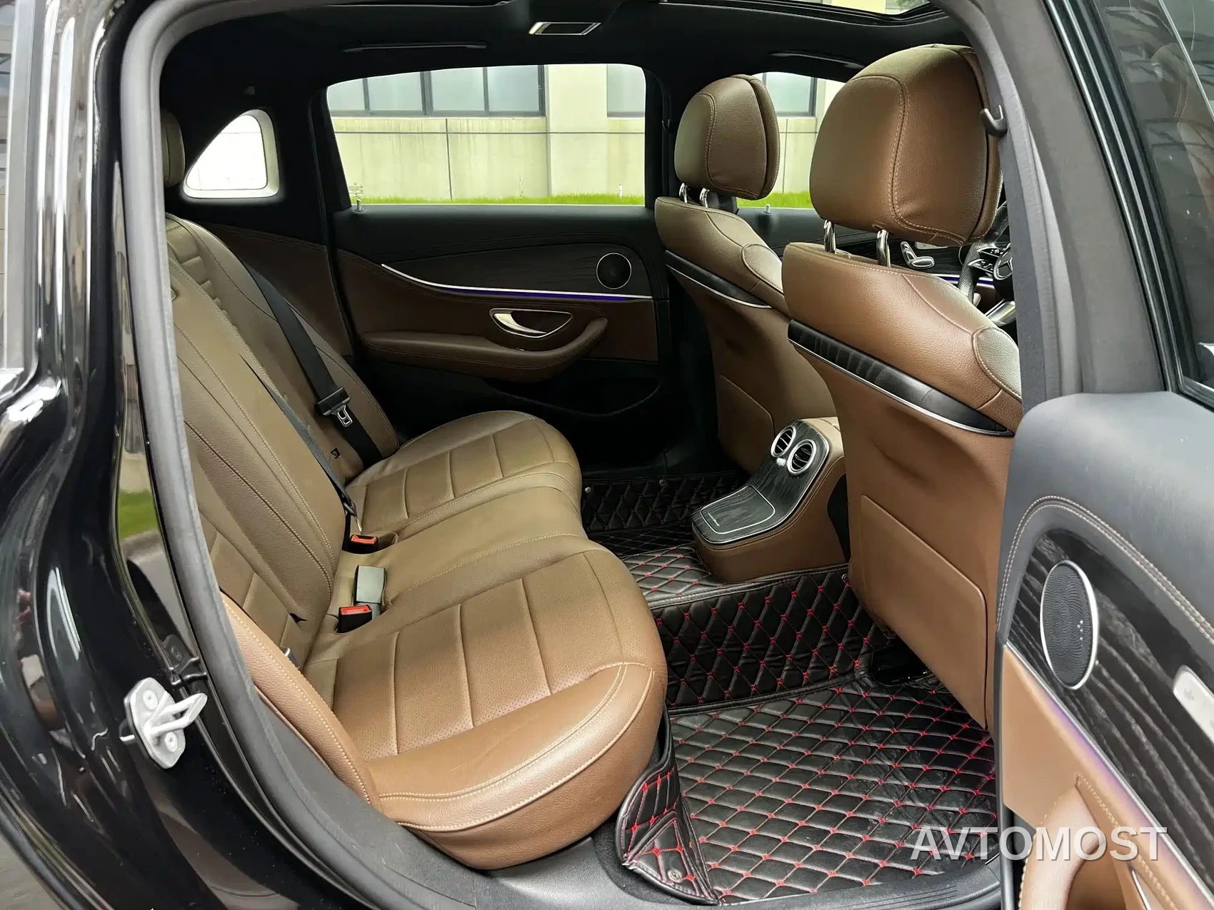 Mercedes-Benz E-Class New Energy 2022 Facelift E 350 e L Plug-in Hybrid Sport Sedan — фото 12