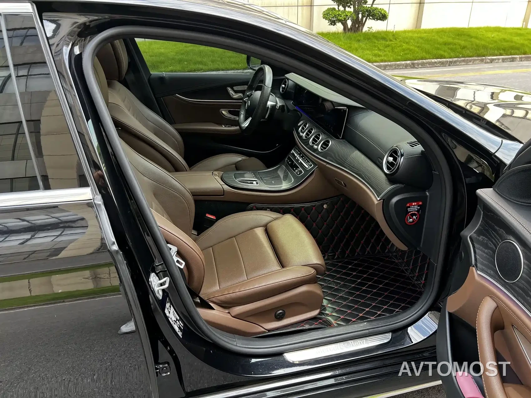 Mercedes-Benz E-Class New Energy 2022 Facelift E 350 e L Plug-in Hybrid Sport Sedan — фото 16