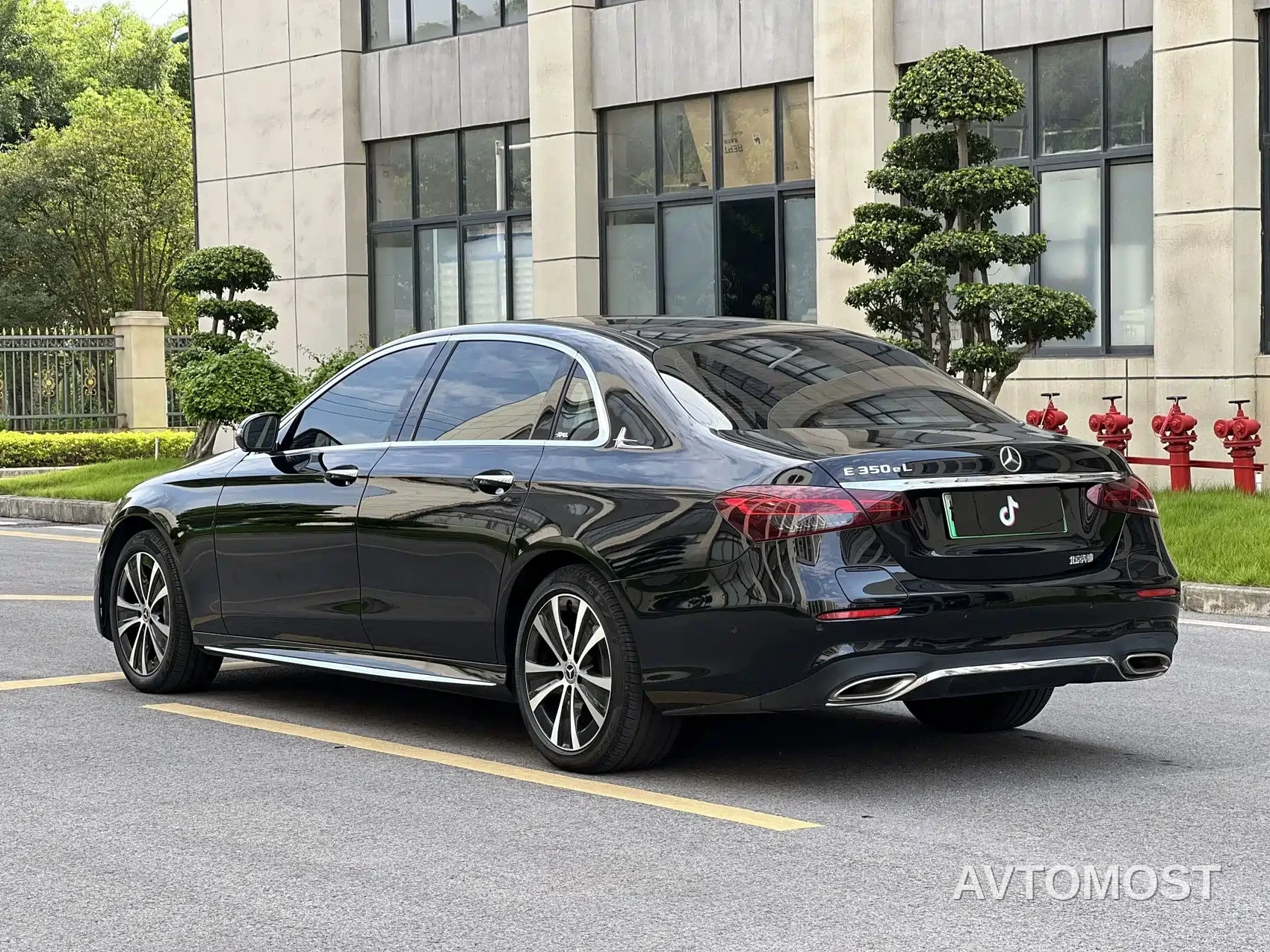 Mercedes-Benz E-Class New Energy 2022 Facelift E 350 e L Plug-in Hybrid Sport Sedan — фото 25