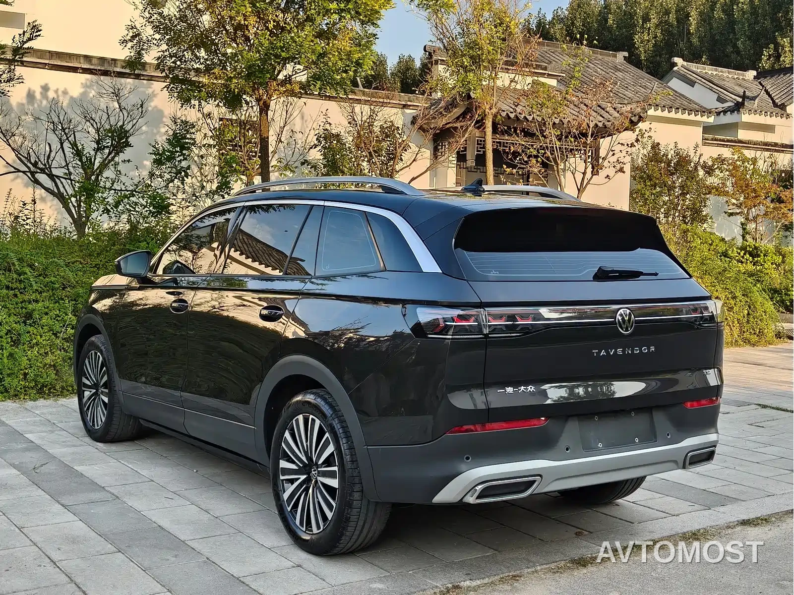 Volkswagen Talagon 2023 330TSI Luxury Touring Edition — фото 5