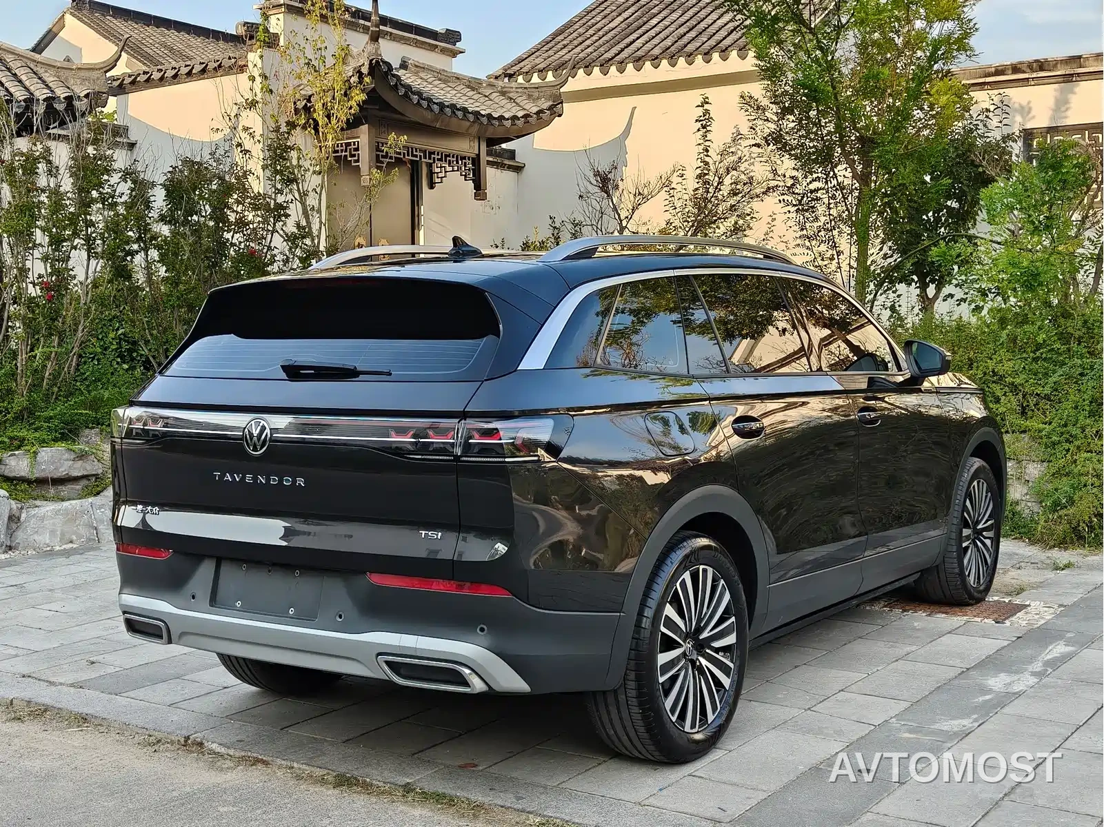 Volkswagen Talagon 2023 330TSI Luxury Touring Edition — фото 7