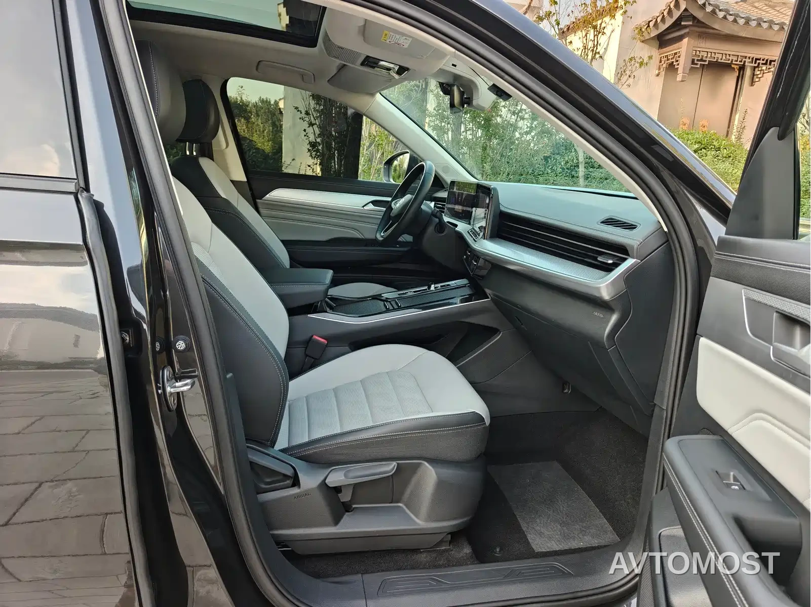 Volkswagen Talagon 2023 330TSI Luxury Touring Edition — фото 10