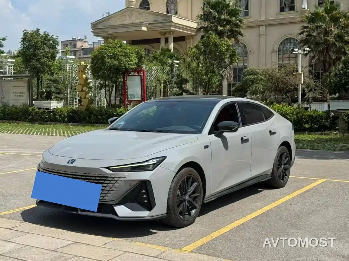 Changan UNI-V iDD 2023 Smart Electric iDD 1.5T 113km Smart Cool Type — фото 1