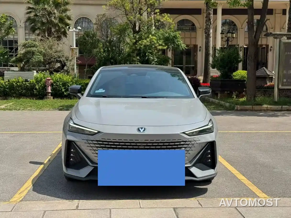 Changan UNI-V iDD 2023 Smart Electric iDD 1.5T 113km Smart Cool Type — фото 3
