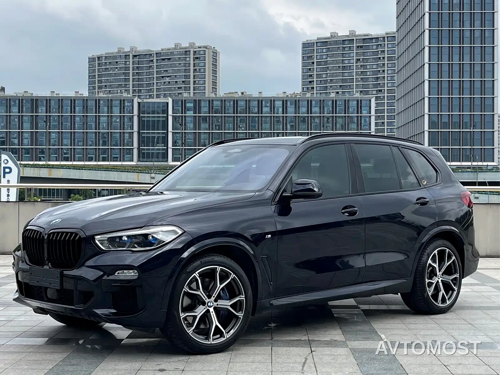 BMW X5 (Import) 2021 Facelift xDrive40i Exclusive M Sport Package — фото 1
