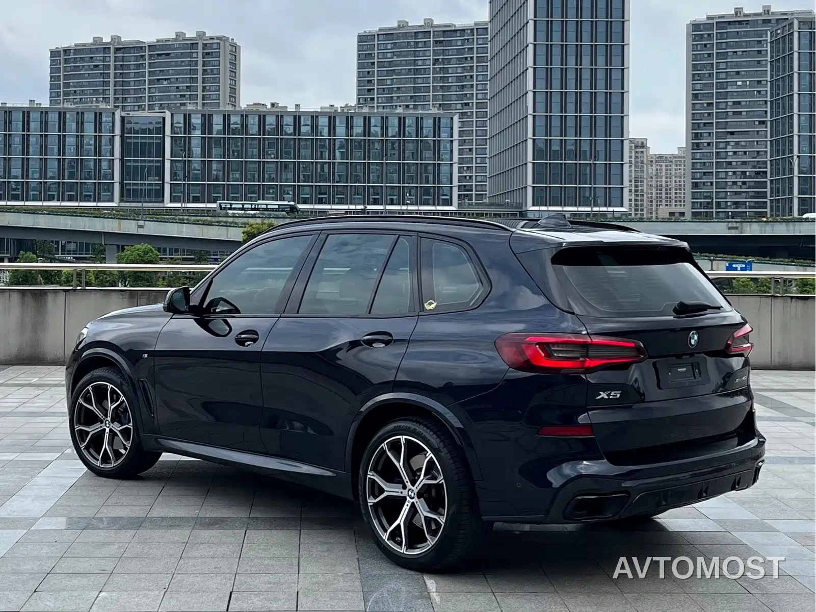 BMW X5 (Import) 2021 Facelift xDrive40i Exclusive M Sport Package — фото 12
