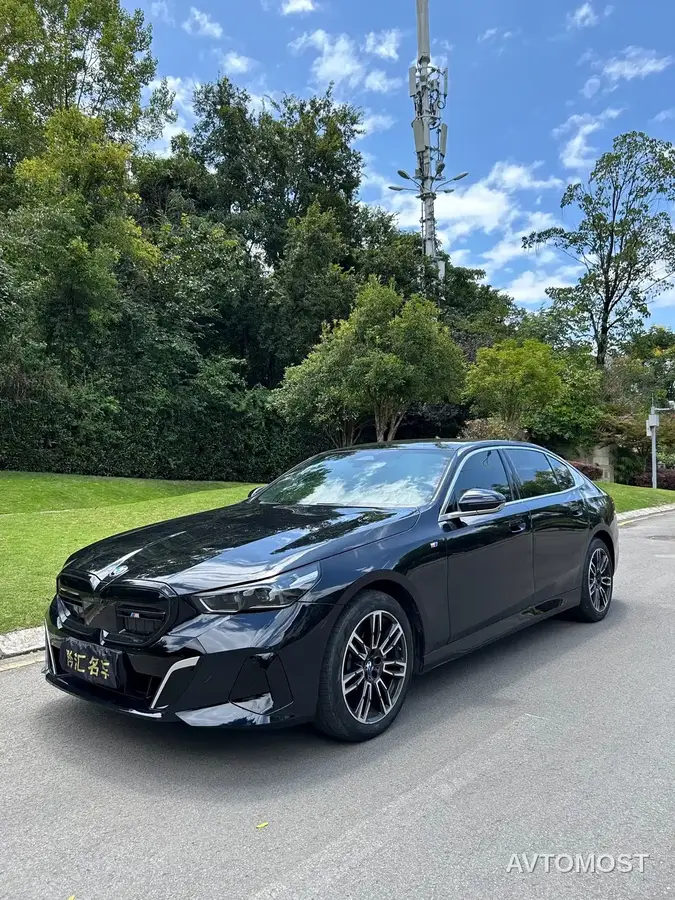 BMW 5 Series 2024 530Li Leading M Sport Package