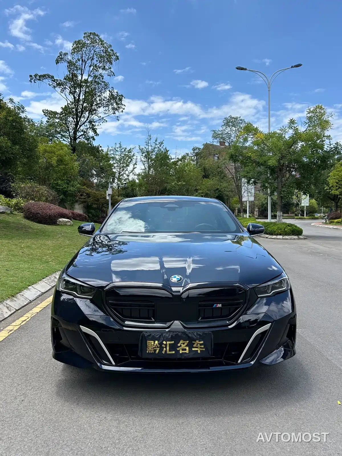 BMW 5 Series 2024 530Li Leading M Sport Package — фото 2