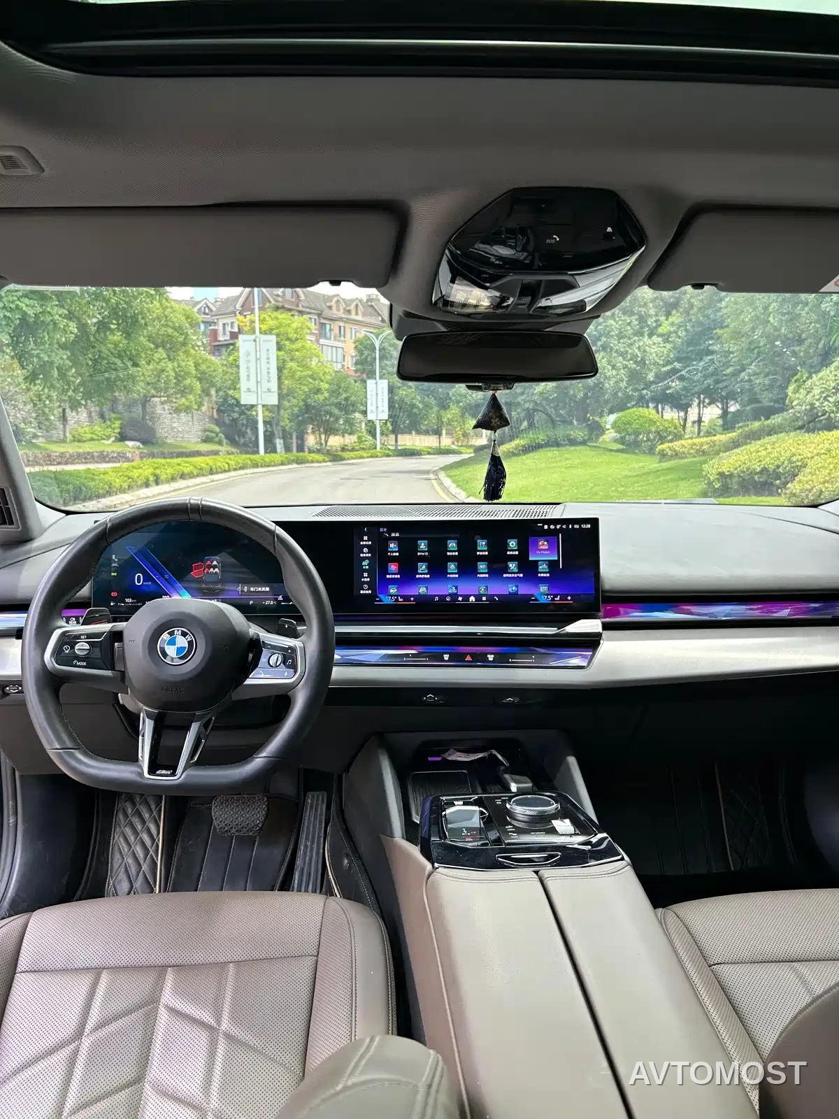 BMW 5 Series 2024 530Li Leading M Sport Package — фото 7