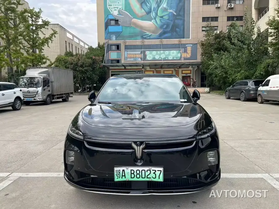 Voyah Zhiyin 2024 Long Range Super Charging Edition