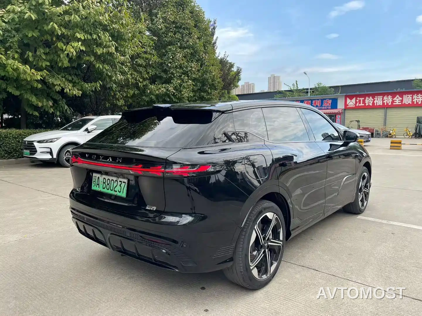 Voyah Zhiyin 2024 Long Range Super Charging Edition — фото 8