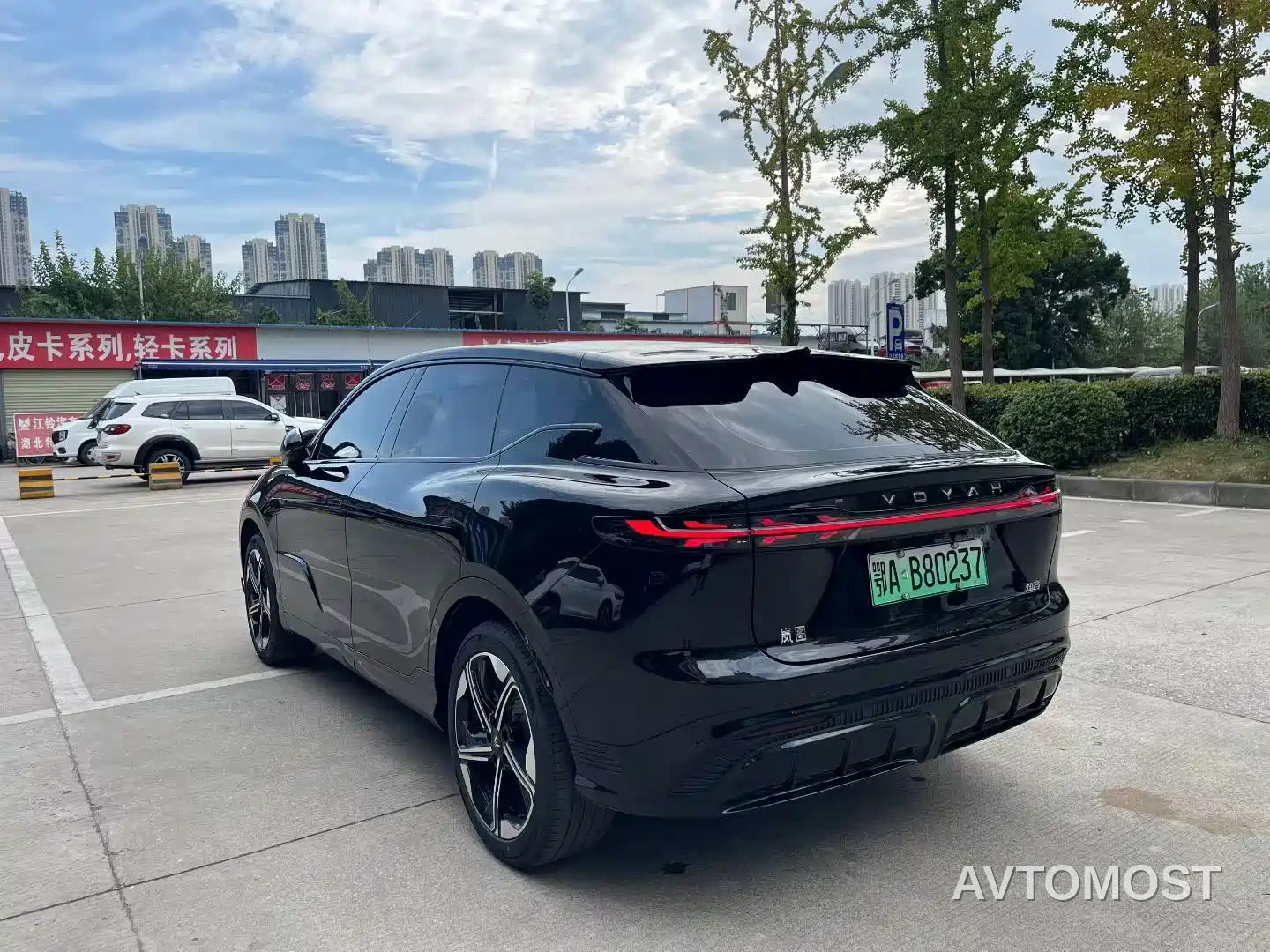 Voyah Zhiyin 2024 Long Range Super Charging Edition — фото 9