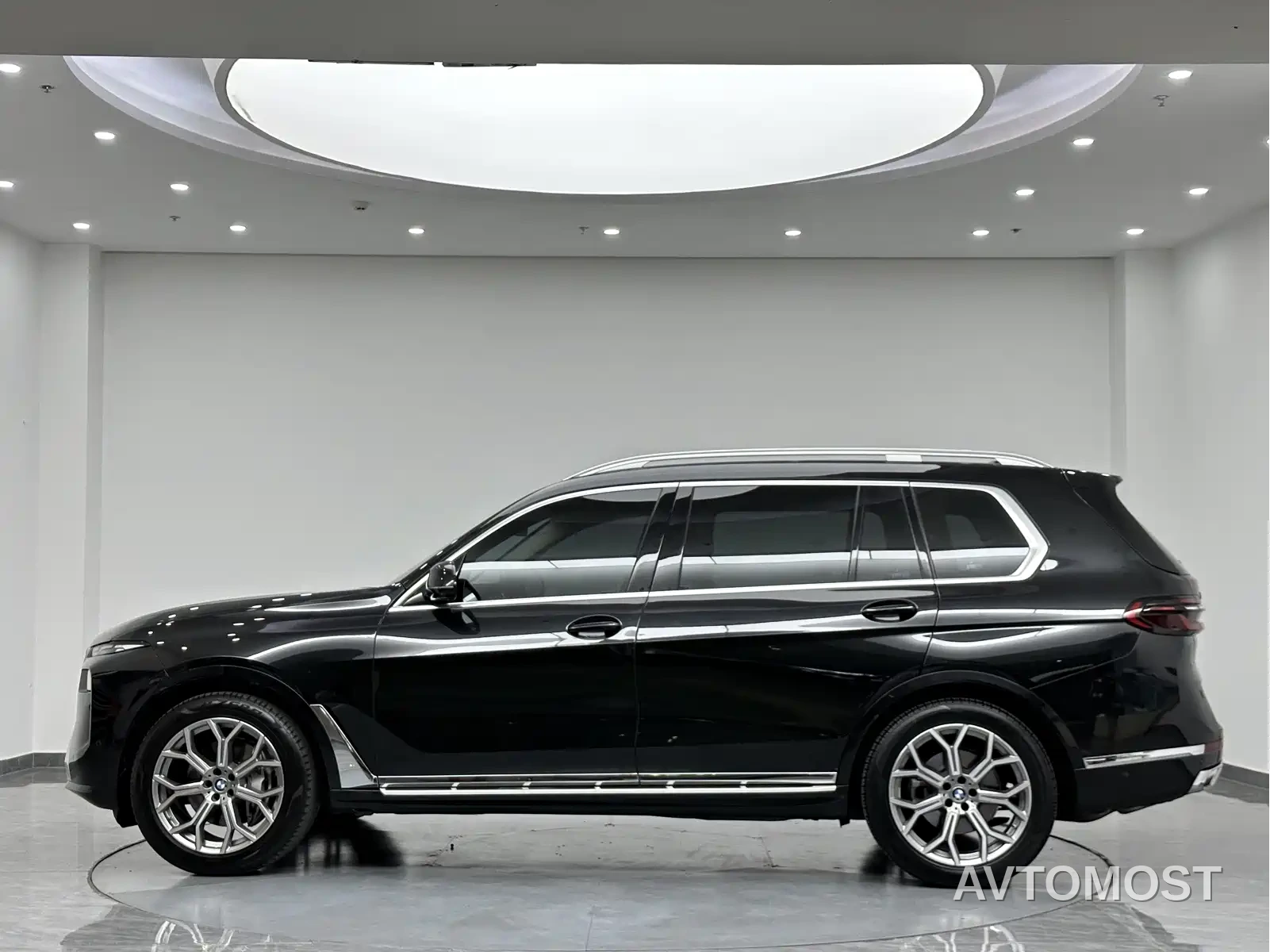 BMW X7 2023 xDrive40i Leading Luxury Package — фото 4