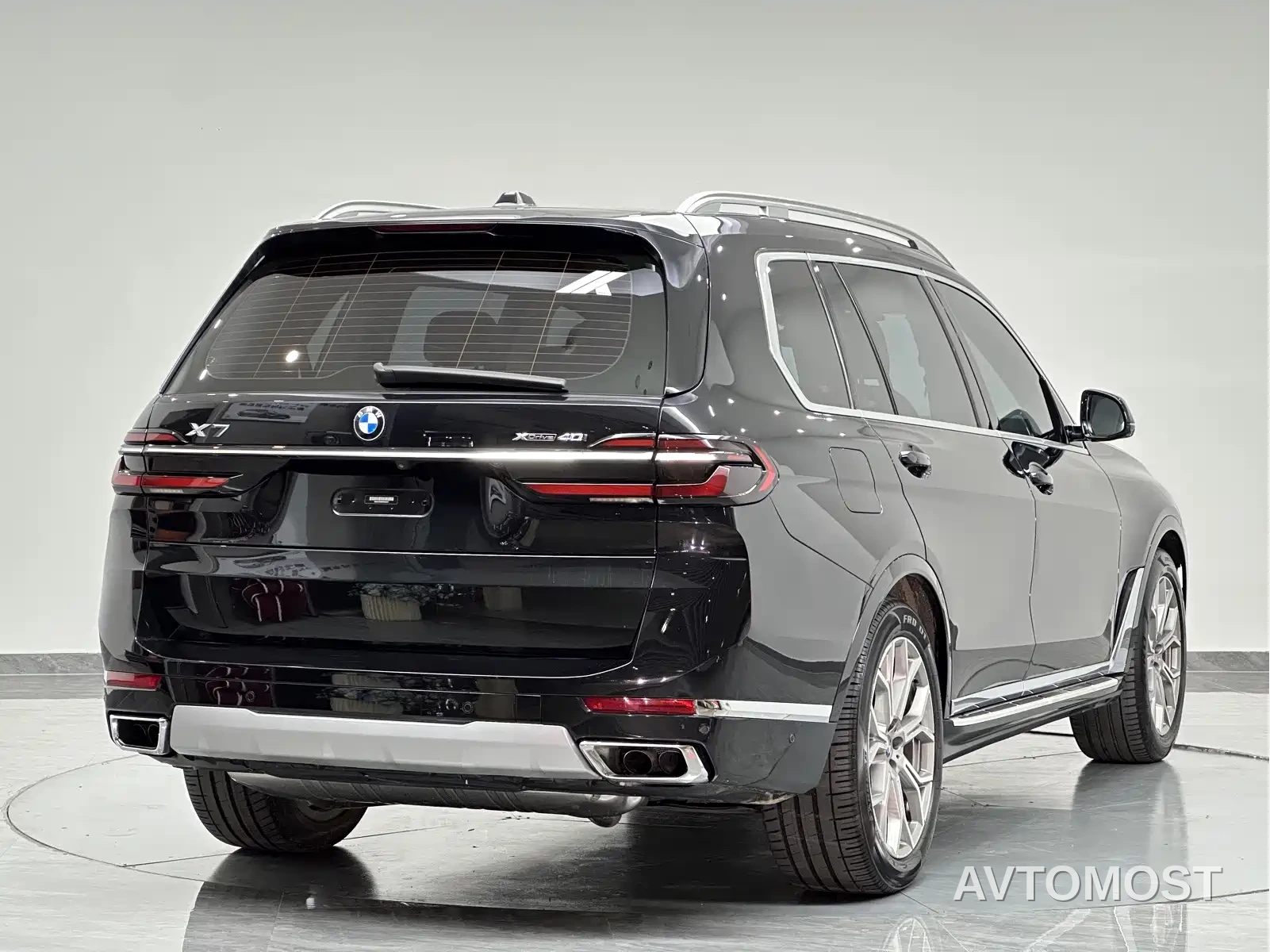 BMW X7 2023 xDrive40i Leading Luxury Package — фото 7