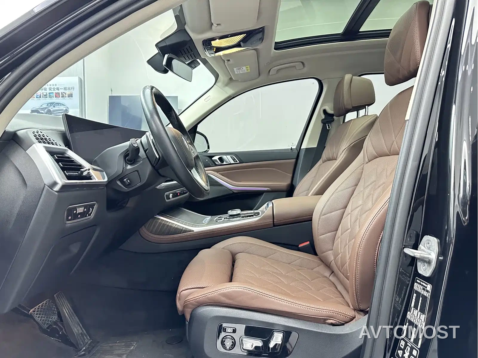 BMW X7 2023 xDrive40i Leading Luxury Package — фото 10