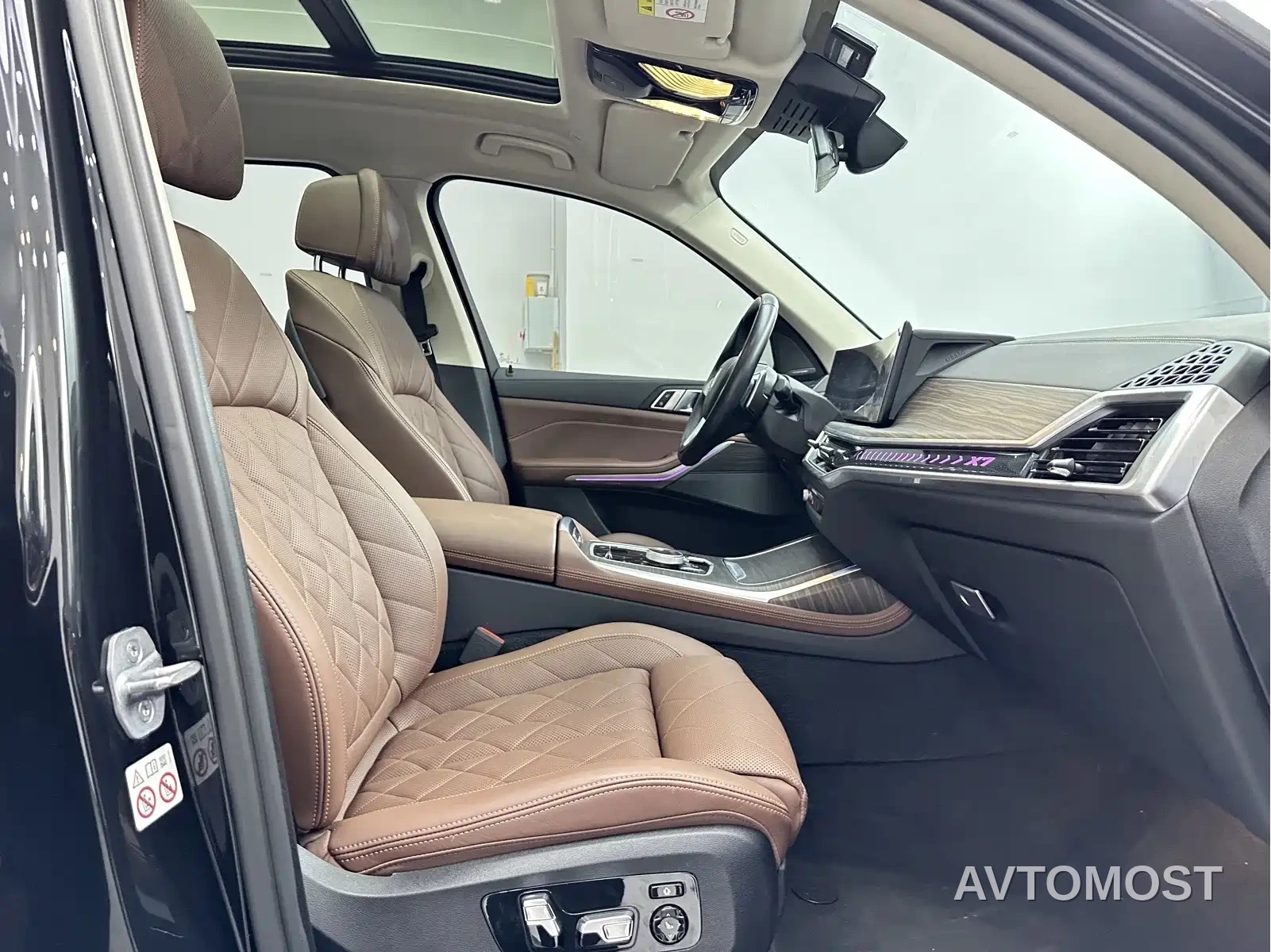 BMW X7 2023 xDrive40i Leading Luxury Package — фото 13