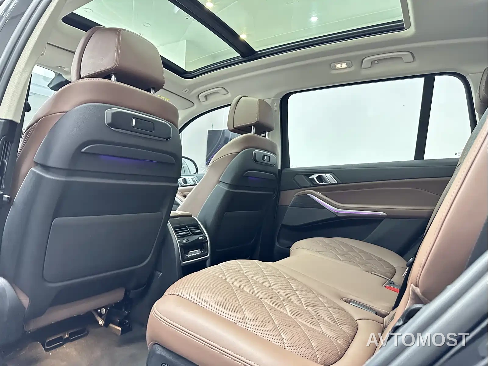 BMW X7 2023 xDrive40i Leading Luxury Package — фото 14