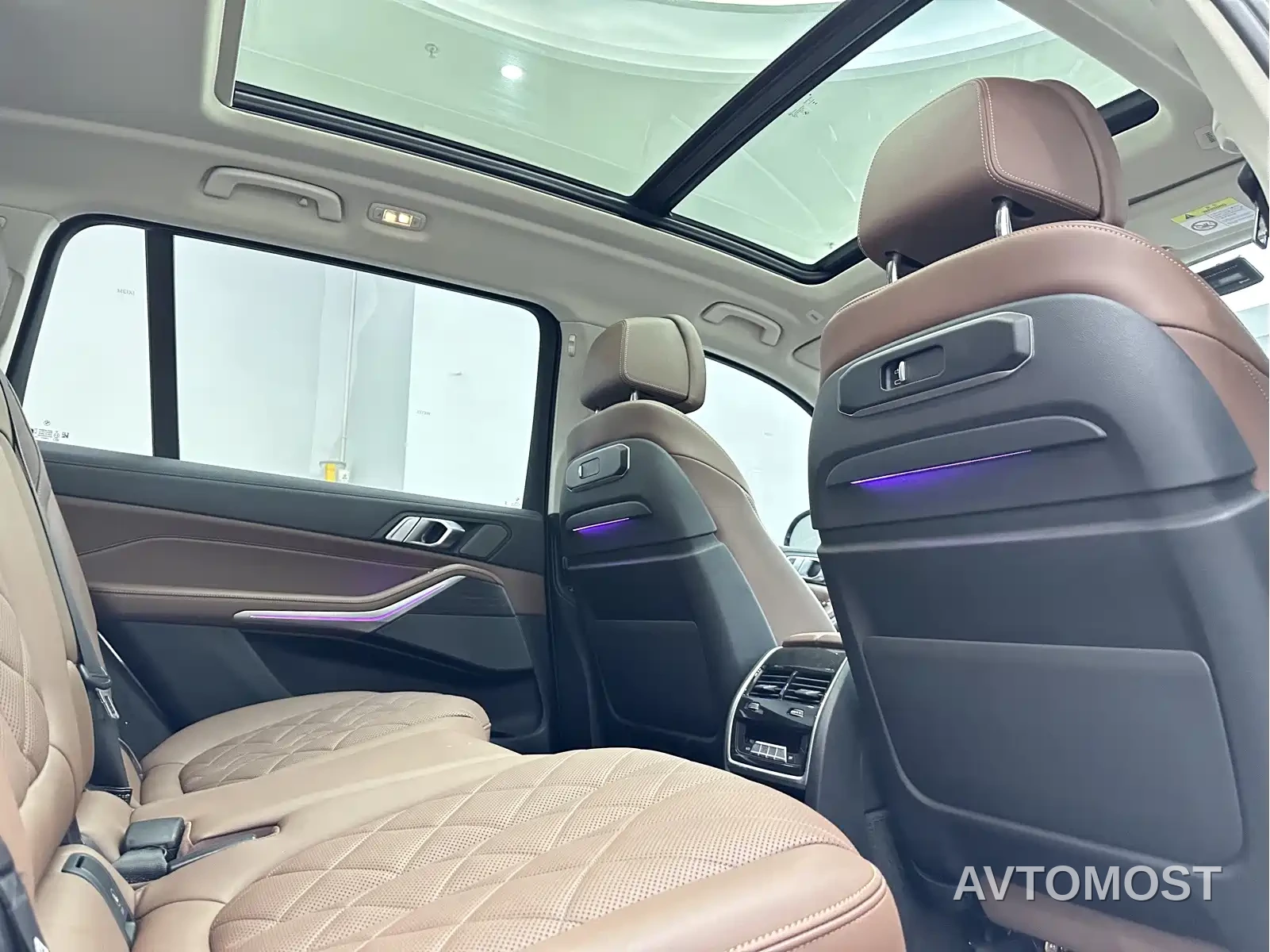 BMW X7 2023 xDrive40i Leading Luxury Package — фото 15