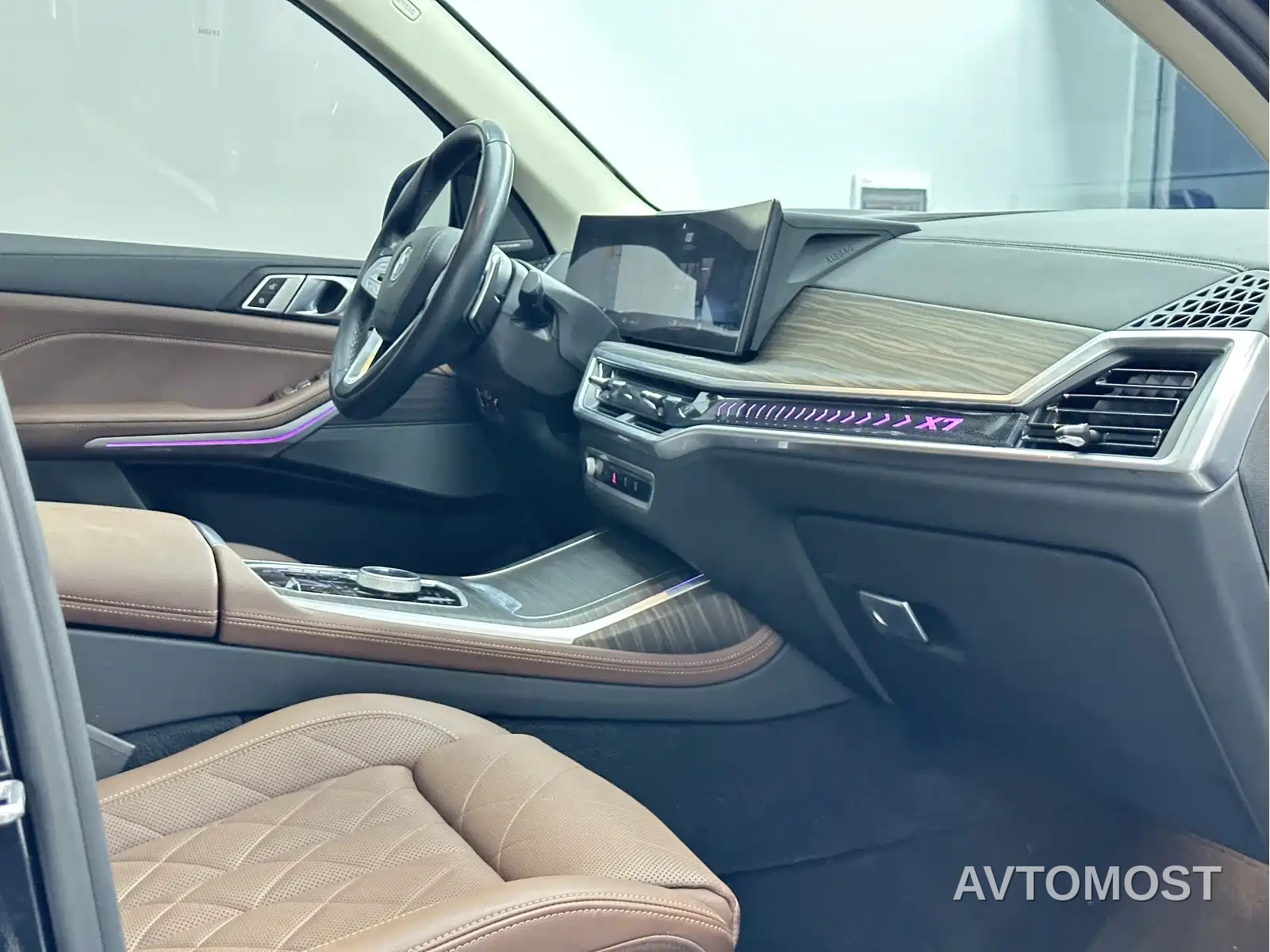 BMW X7 2023 xDrive40i Leading Luxury Package — фото 17