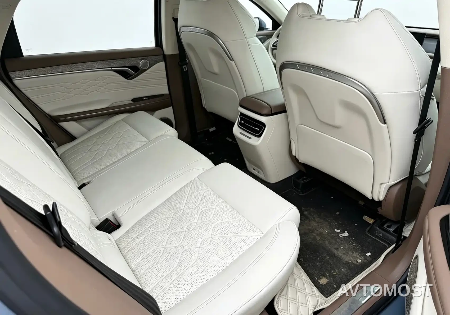 VOYAH FREE 2021 4WD Extended Range Launch Edition Exclusive Luxury Package — фото 6