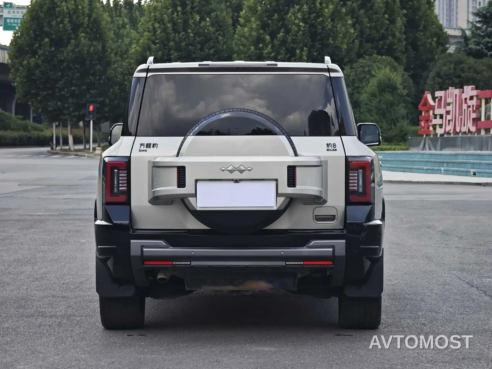 Fang Cheng Bao Leopard 8 2025 Zhiyong Flagship 7-Seater — фото 7