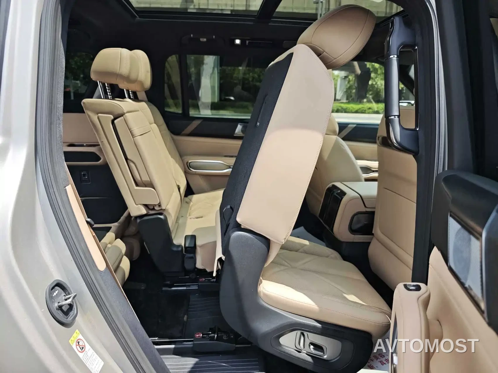 Fang Cheng Bao Leopard 8 2025 Zhiyong Flagship 7-Seater — фото 18