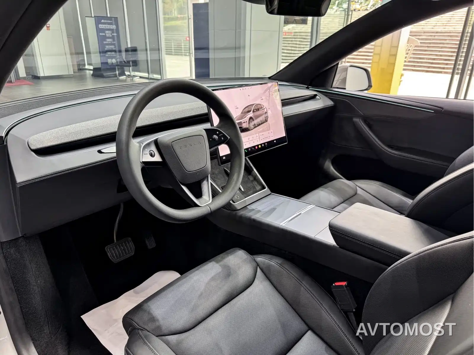 Tesla Model Y L 2025 Facelift Long Range AWD — фото 4