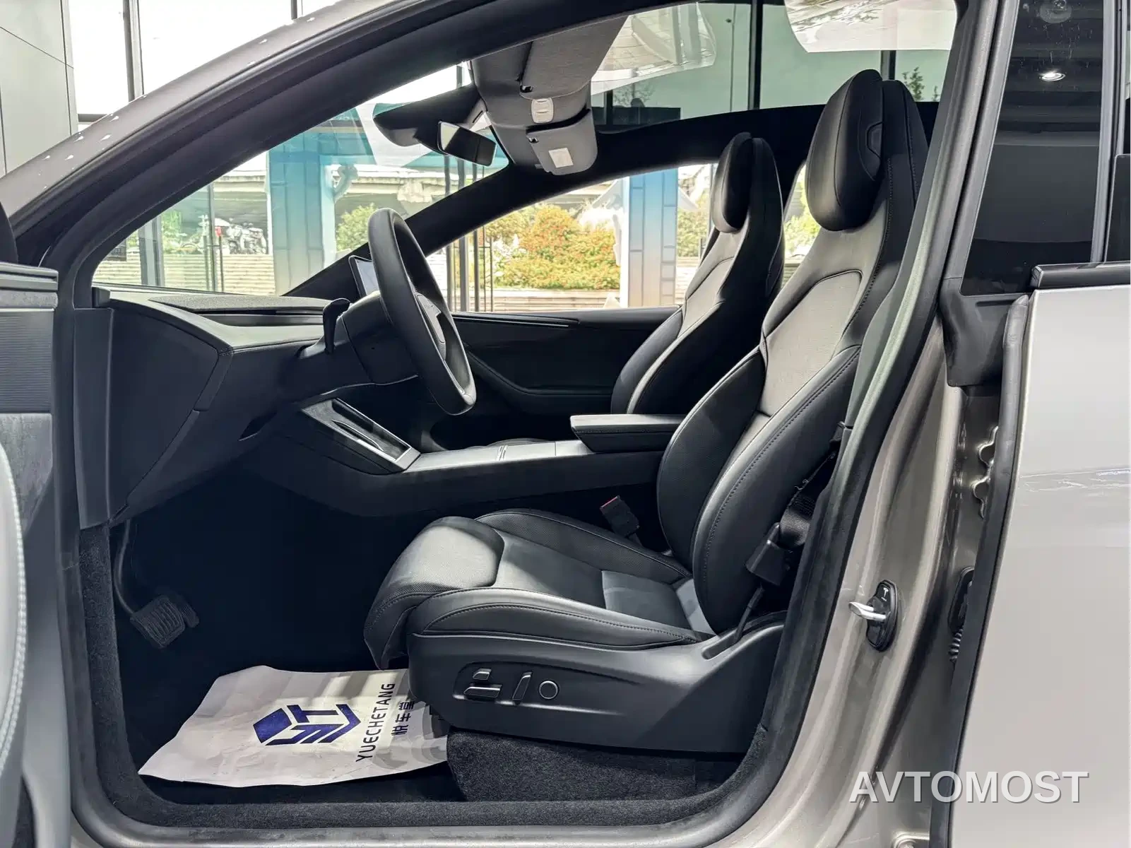 Tesla Model Y L 2025 Facelift Long Range AWD — фото 6
