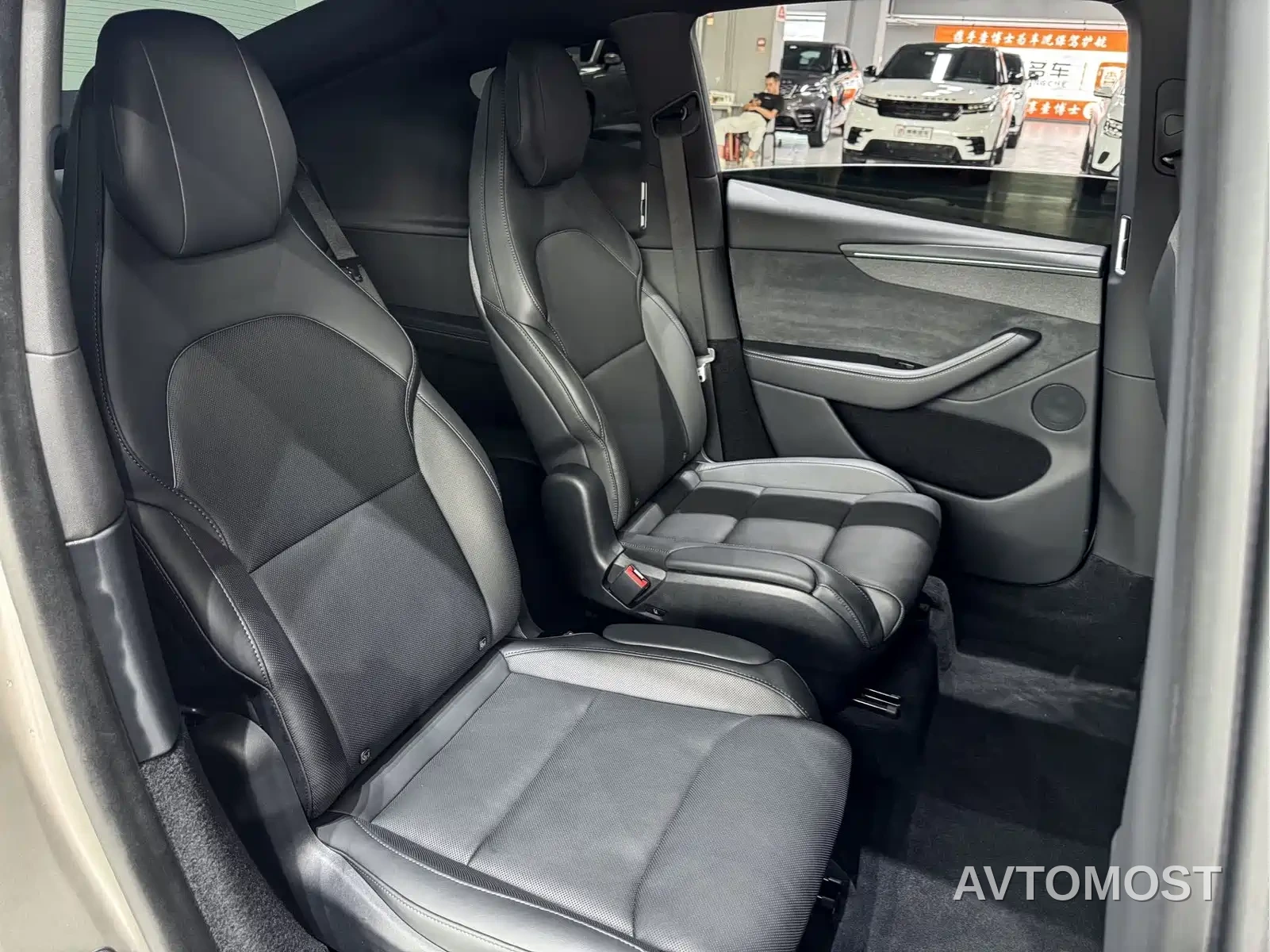 Tesla Model Y L 2025 Facelift Long Range AWD — фото 11